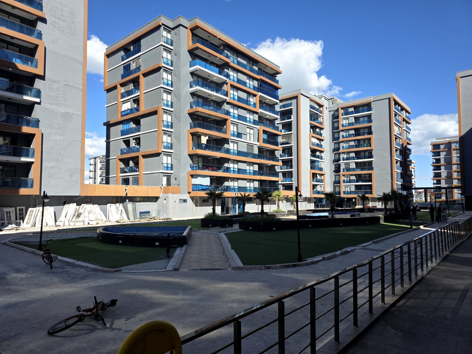ALTINŞEHİR MAHALLESİ YEŞİLPARK DELUX SİTESİNDE SATILIK 3+1 DAİRE  - 2