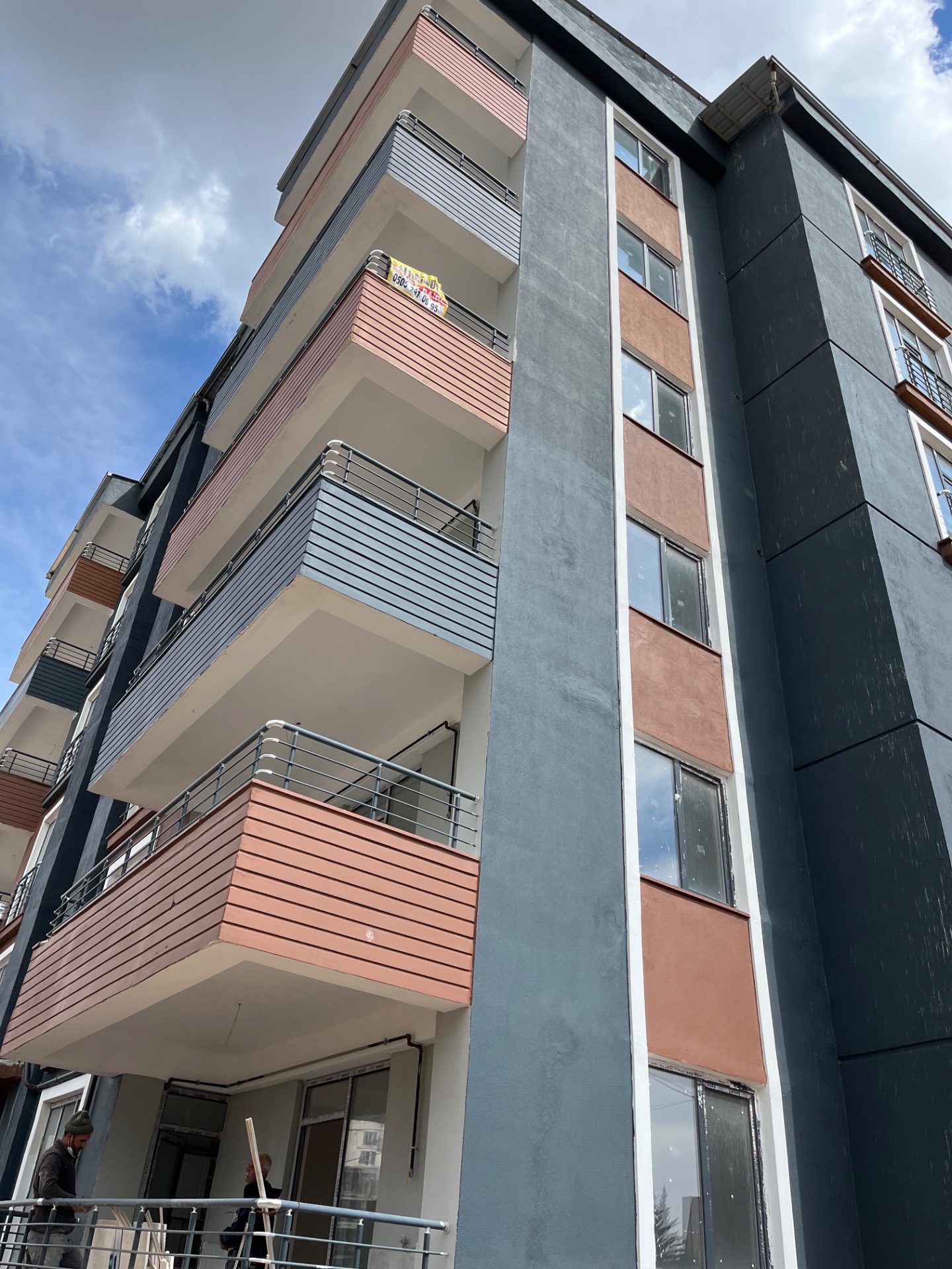 SATILIK YENİ YAPI 4+1 DAİRE - 3