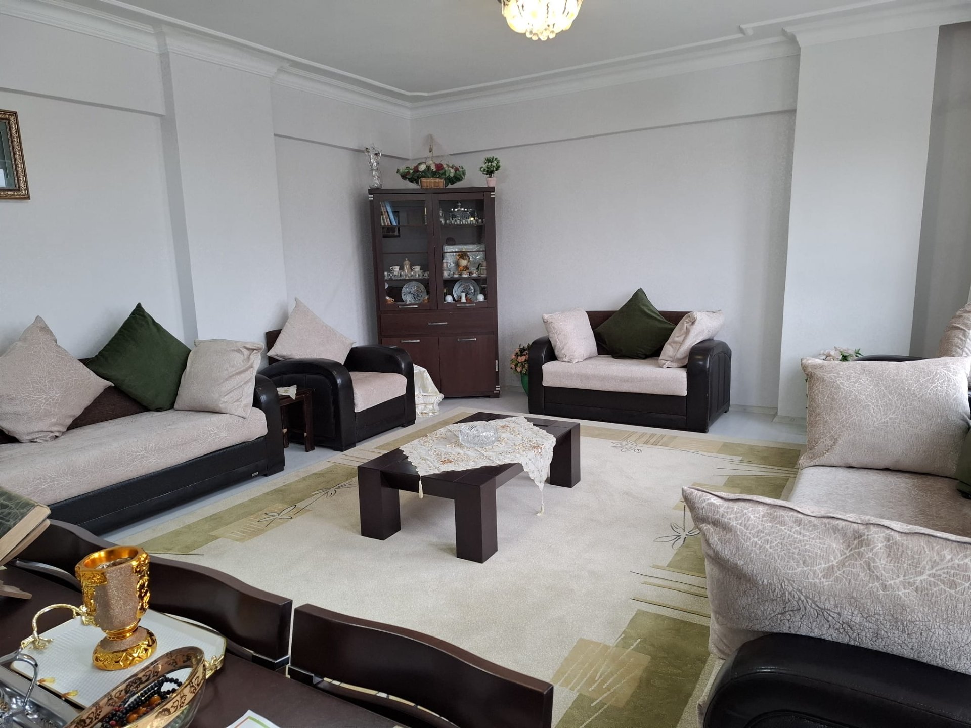 OTOGAR KARŞISINDA 190 M2 NET OTURUMLU 3+1 DAİRE SATILIKTIR